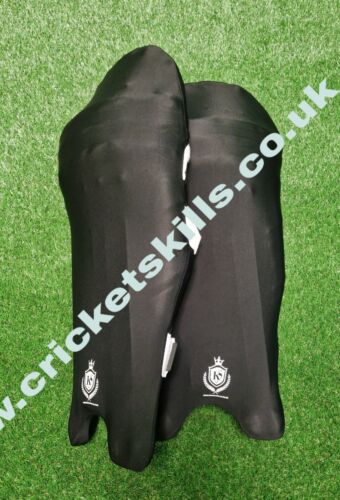 KS Cricket Black Colour Pad Covers for Legguards - one size, Adults, Juniors - Picture 1 of 5