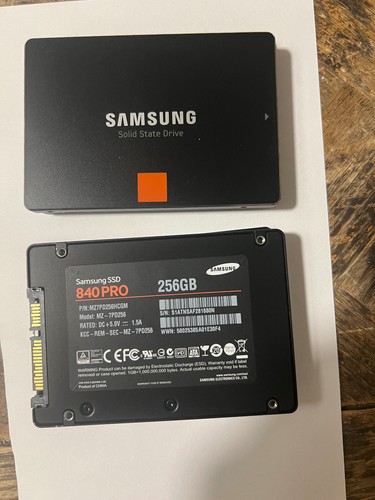 LOT OF( 4) 256GB, NVME 2.5in SSD SATA III SAMSUNG 840PRO P/N : MZ-7PD256