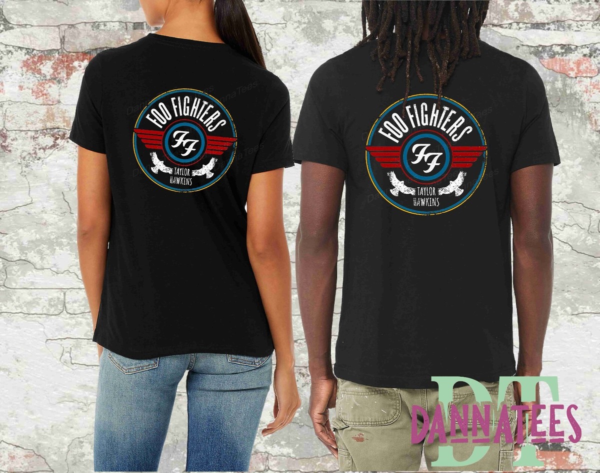 T-shirt Tributo Unisex R.I.P. Taylor Hawkins (Foo Fighters) - Nera, Cotone, Stampa Grafica