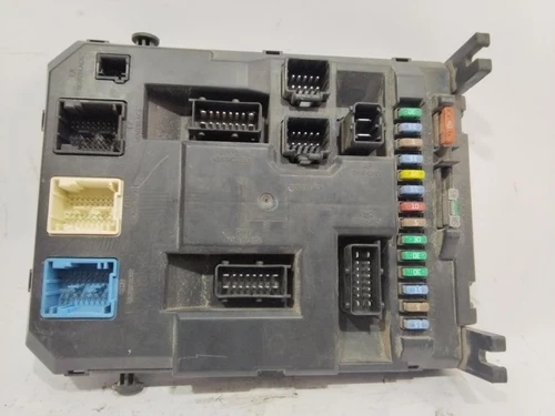 9674016980 Caja Reles/Fusibles para CITROEN C3 1.4 HDi Cool 1771933 - Imagen 1 de 2
