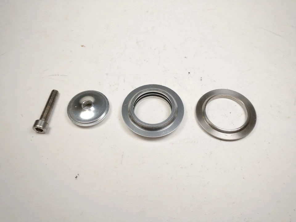 Chris King 1-1/8" a 1-3/16" Devolution NoThreadset - Plateado  Foto 4 de 4