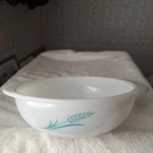 Vintage Promotional Pyrex Bowl White Blue Wheat 2 Qt. No lid.