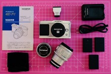 Olympus PEN E-P1 Silver Complete Kit  Beautiful Condition  VF-1  17mm