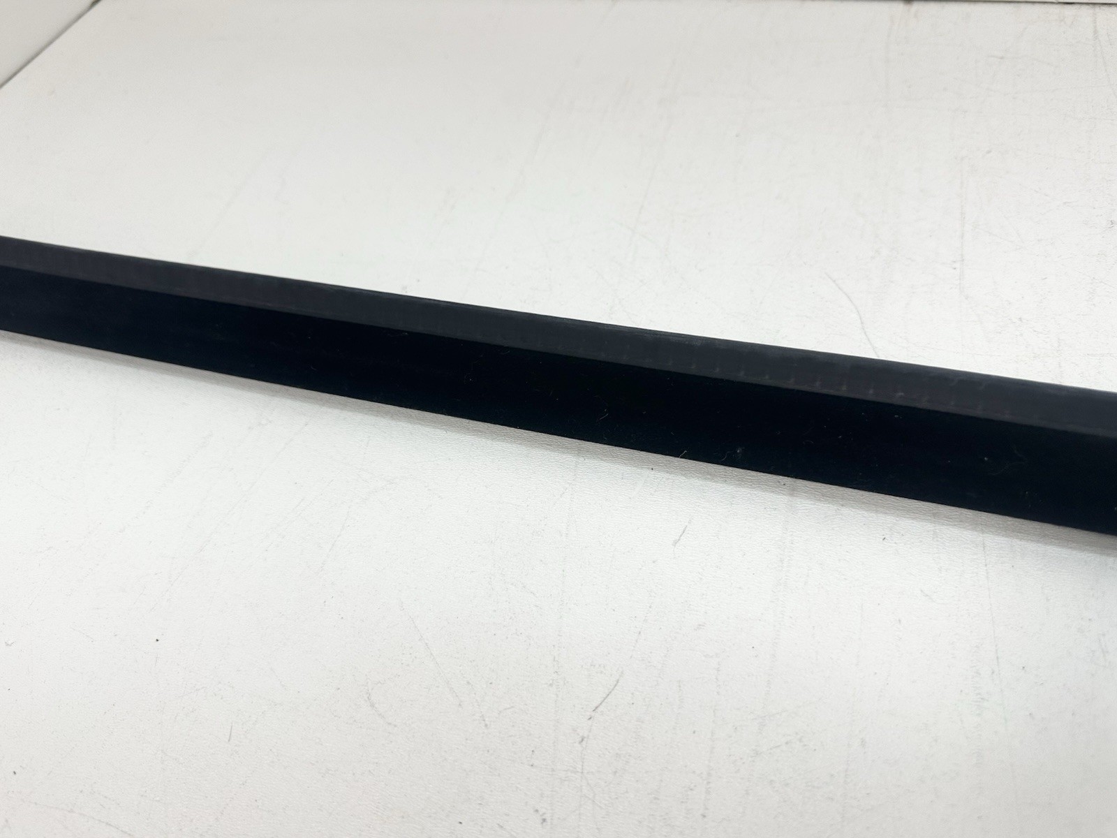 2014-20 MASERATI GHIBLI FRONT RIGHT SIDE DOOR WINDOW INNER WEATHERSTRIP SEAL OEM