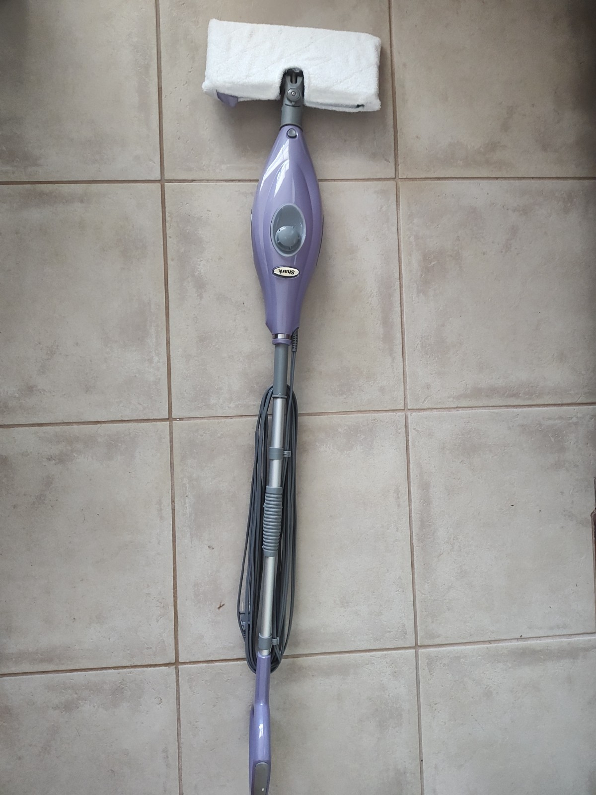 Shark steam mop with 2 mop heads, 3 pads
