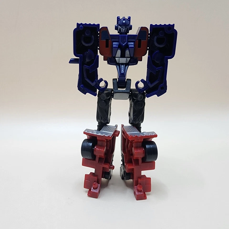 TRANSFORMERS Movie (2007) OPTIMUS PRIME 3" Legends Class Figure - Image 2 of 4