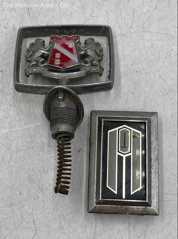 2 Piece Vintage Chrysler And Oldsmobile Toronado Car Yorker Hood Ornaments
