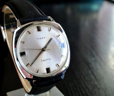 VINTAGE TIMEX ELECTRIC 7J DATE SPORT DIAL QUARTZ MEN'S SILVER BLK LEATHER WATCH