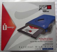 Iomega Zip Drive 100MB External Drive in Original Box - 22 Discs