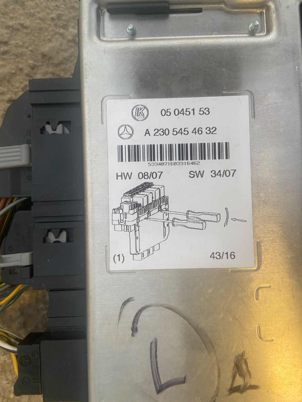 03-12 Mercedes R230 SL600 SL550 SL55 AMG OEM front Fuse Box Relay Module OEM