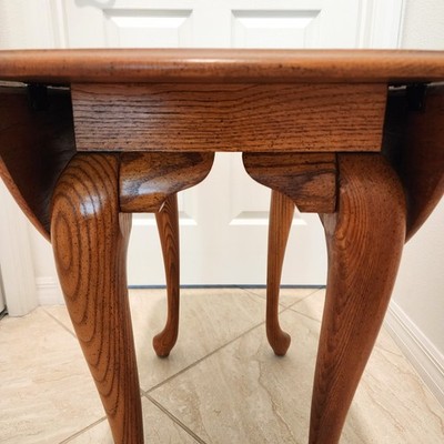 Vintage Broyhill Furniture Solid Oak Pembroke Style Drop-Leaf