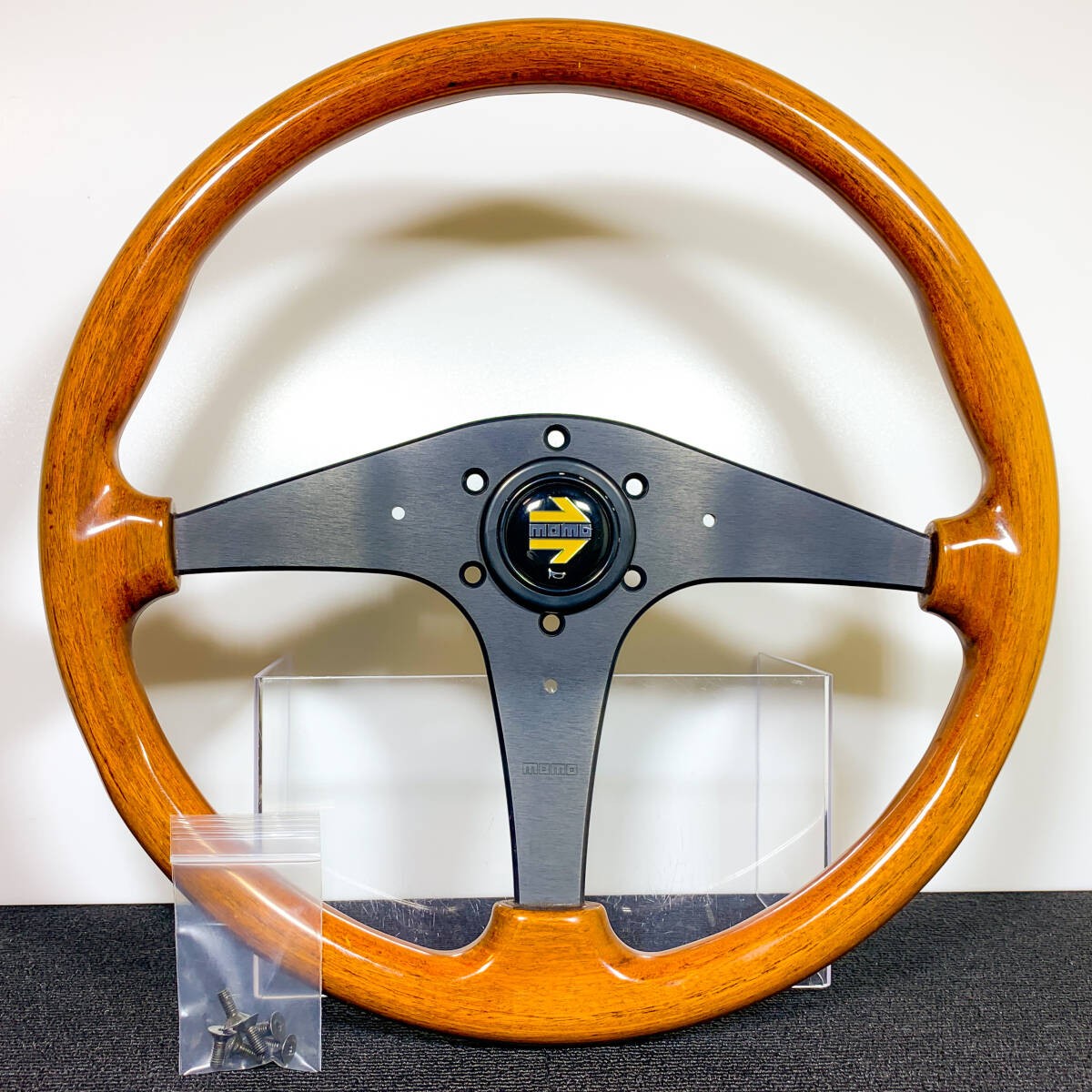★*★様 Momo wood steering wheel s-l1200.jpg