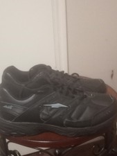 Size 8.5 Avia Men’s Shoe's Avi-Union II, Black Lace-Up Sneakers Regular Width