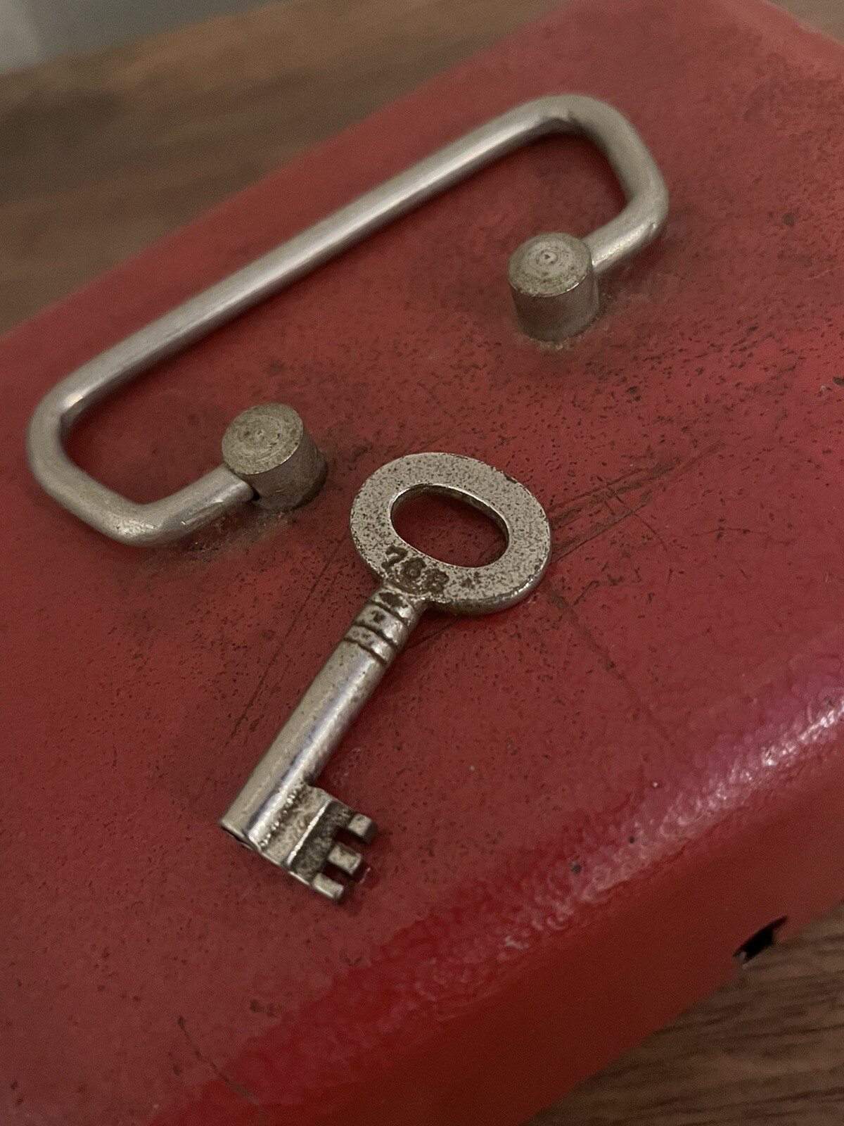 Vintage Metal Cash Box with key Money Tin Key & Tin Numbered 768 eBay