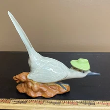 VTG Byron Molds Anthropomorphic Roadrunner Bird Figurine 4" wearing hat desert