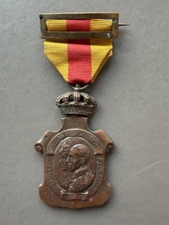 IBERMONEDA| Condecoración año 1925. Homenaje ayuntamientos a Reyes