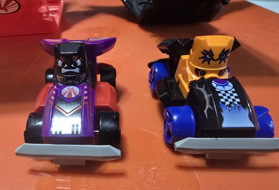 Lego Racers Xalax 2 CARS, 2 DRIVERS - Image 3 of 4