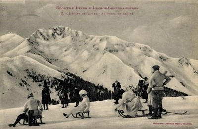 Ak Superbagnères Luchon Haute Garonne, Wintersport, Abfahrt von Rodels - 4596022