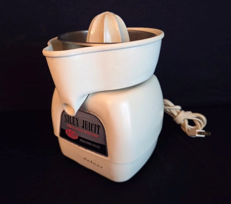 Vintage Proctor-Silex Silex Juicit Deluxe Electric Juicer w/Oscillating Strainer