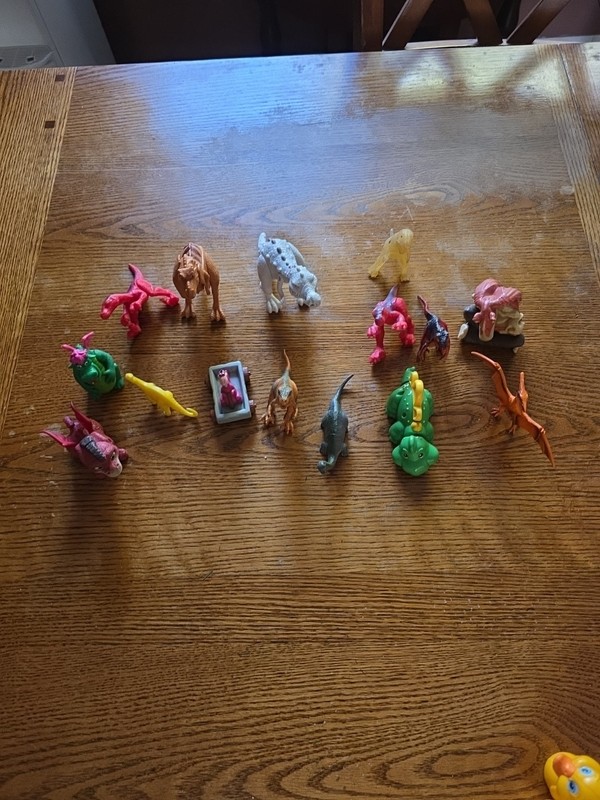 Lot Of 15 Dinosaurs Miscellaneous Toys Vintage