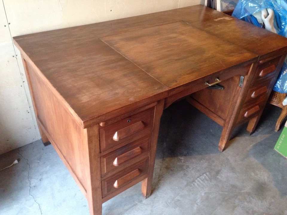 Escritorio de máquina de escribir oculta vintage de la industria para maestros estándar Herkimer County N.Y. Foto 2 de 4