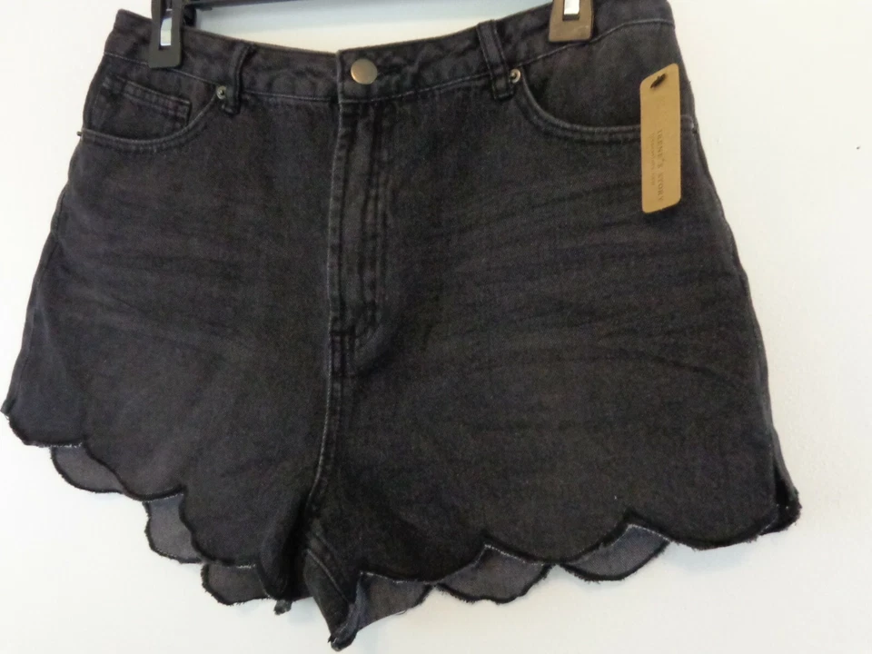 Pantalones Cortos Exuberantes Para Mujer L Negros Irene's Story Festoneados Nuevos Con Etiquetas Foto 4 de 4