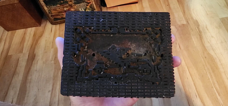 Bloque de impresión de madera de colección tallada a mano tela textil que representa a un Thunderbird Foto 2 de 4