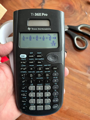 Texas Instruments TI-36X Pro Wissenschaftlicher Taschenrechner MultiView Solar