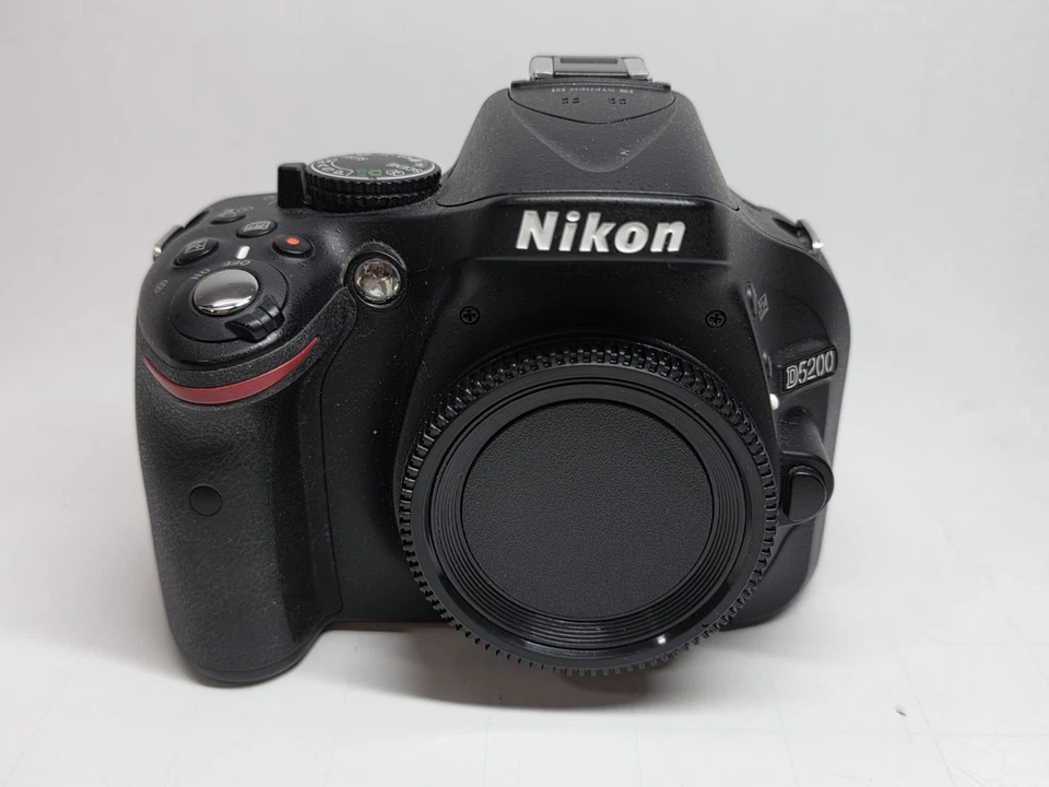 Nikon Kamera D5200 Gehäuse/Body schwarz, mit erst 3292 Auslösungen - Bild 2 von 4