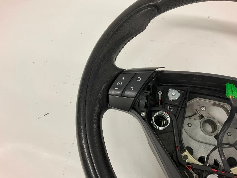 Volante cuero modelo Volvo XC90 S60 S80 R 01-14  Foto 3 de 4