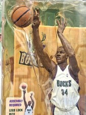 McFarlane Toys NBA Basketball Series 2 Ray Allen Bucks Action
