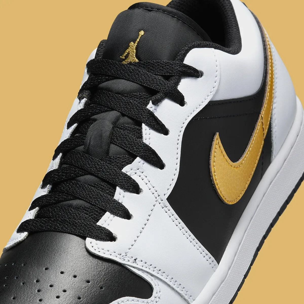 Nike Air Jordan 1 Low Shoes White Metallic Gold Black 553558
