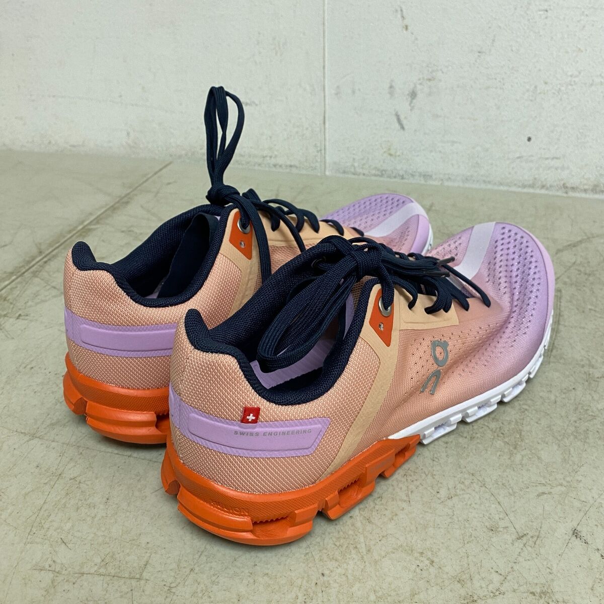 Size 8.5 - On Cloudflow Rose Fiji W for sale online | eBay Size 8.5 - On Cloudflow Rose Fiji W for sale online | eBay