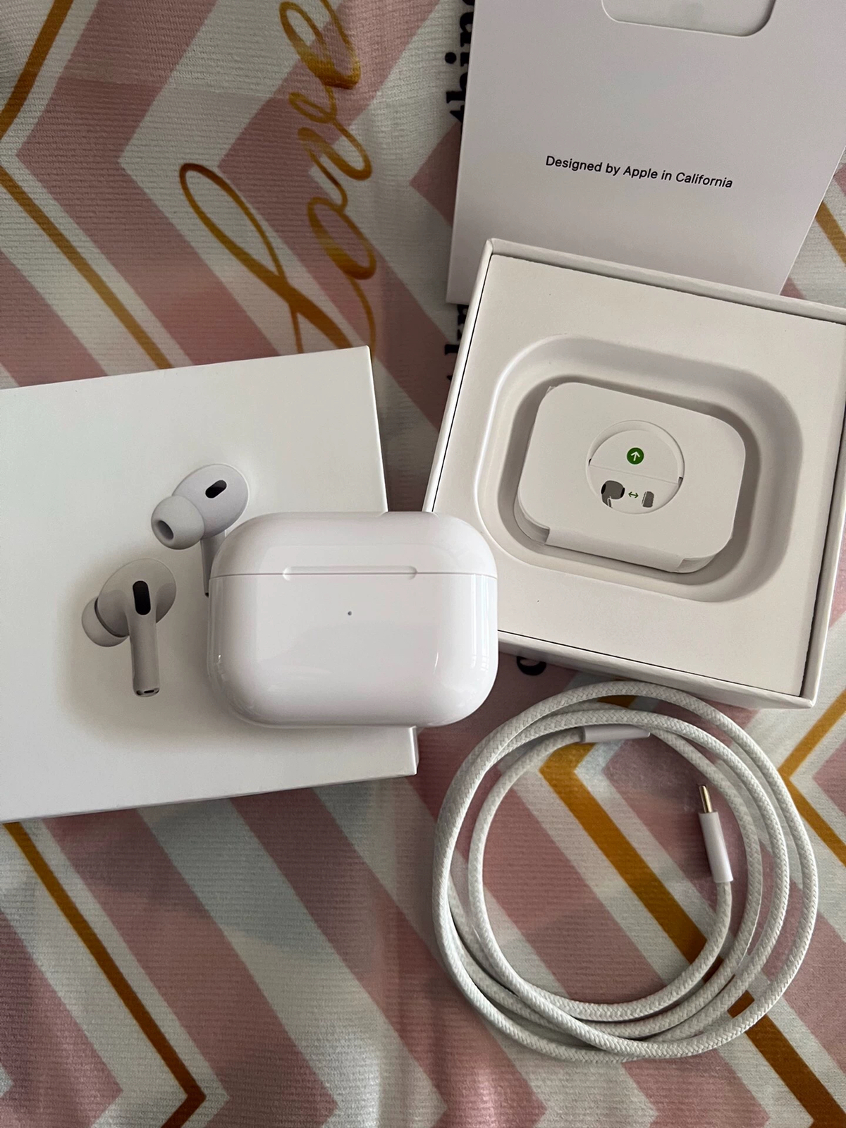 Apple Pro 2nd Generation Wireless Earbuds Earphones Headsets MagSafe Charging