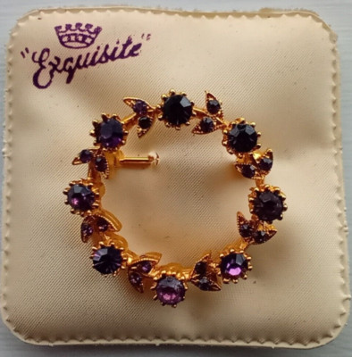Vintage 50er Jahre Modeschmuck '' EXQUISIT '' goldfarbene runde Brosche mauve Steine