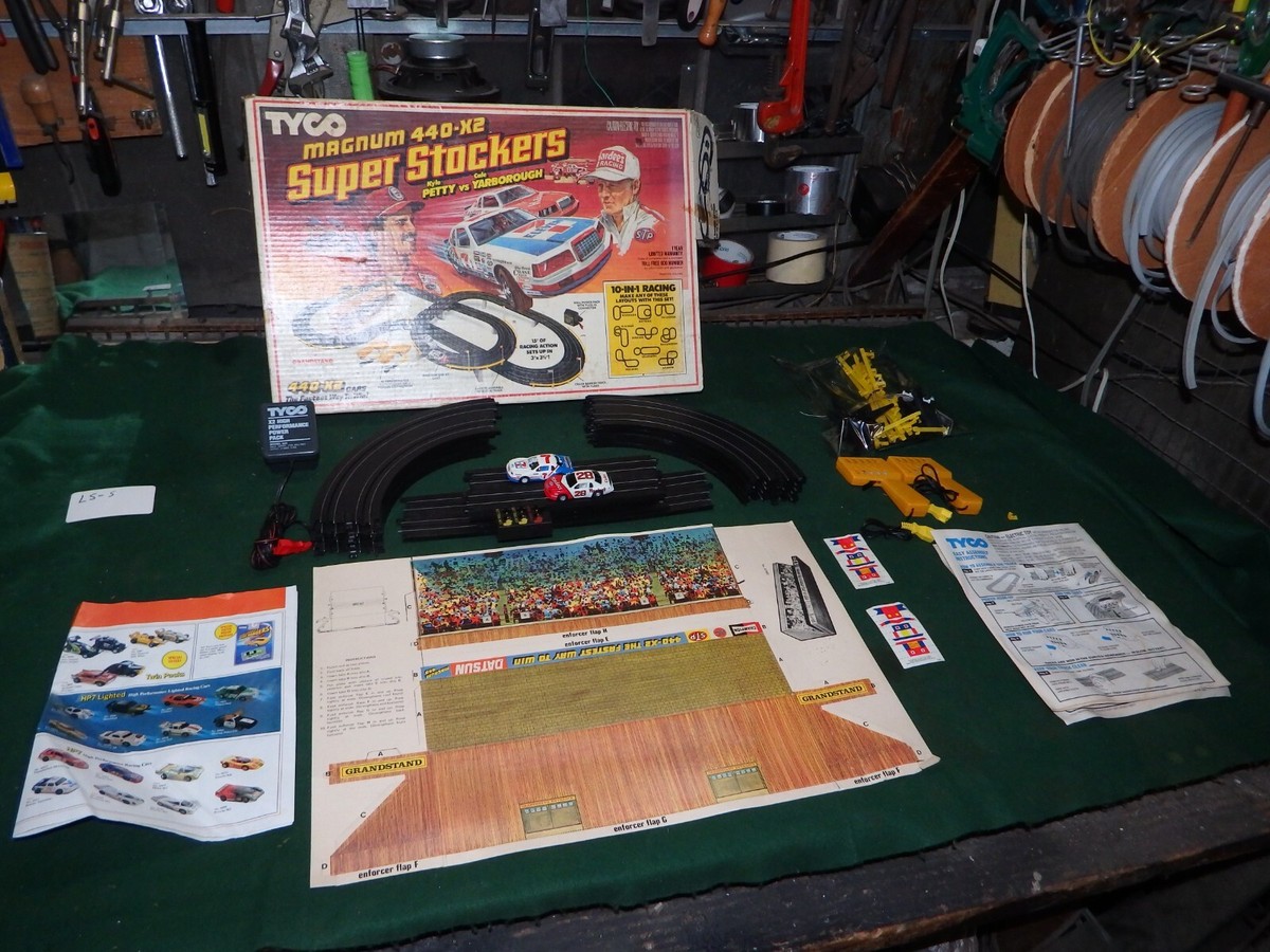 Tyco Magnum 440 X2 Super Stockers Kyle Petty Vs Cale Yarborough