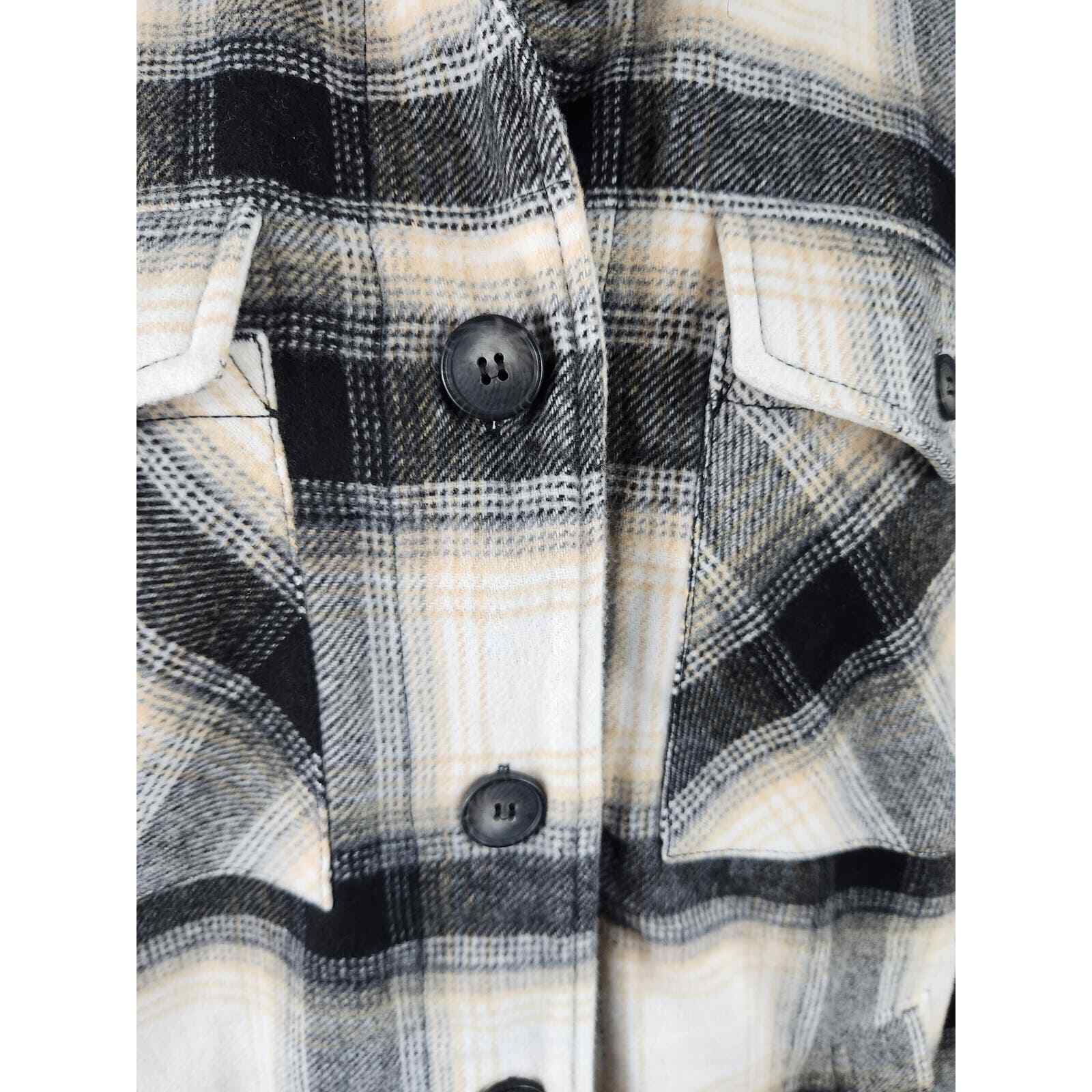 Love Tree lined shacket with pockets - image 14