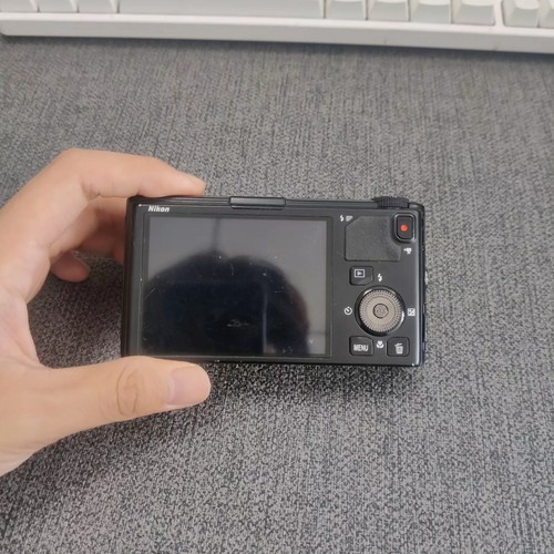 Nikon COOLPIX S9500 18.1 MP Wi-Fi&GPS Compact Digital Camera W/ Battery 90%NEW - Picture 2 of 3
