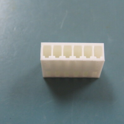 MOLEX 22-01-2067 Qty of 150 per Lot Connector Housing, KK 254 2695