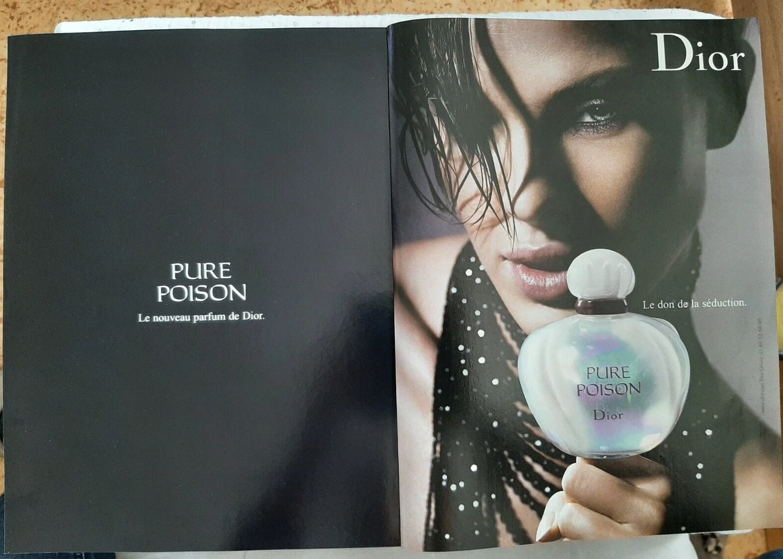 Publicité papier Parfum. Perfume Ad C. Dior Pure Poison de 2005