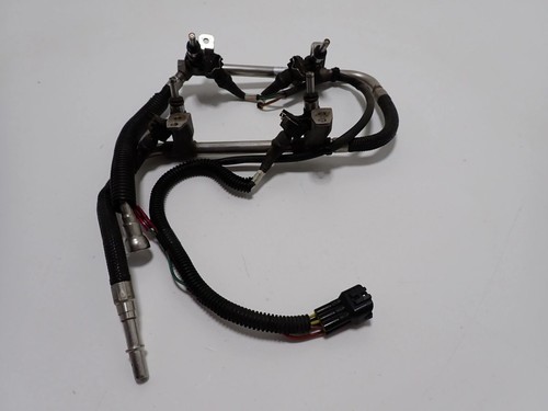 2010 Polaris 600 Pro R Rush White injectors with rails and harness 4012122 - Picture 4 of 10