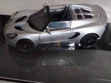 AUTOart Lotus Elise Silver Diecast Model Car w/ Display Case