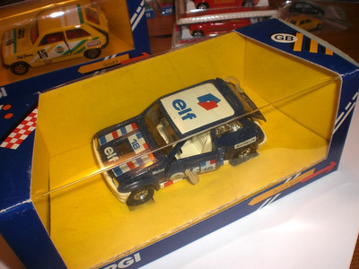 Renault 5 Turbo no.18 - 1/36 Corgi No. 422 - late series 90's