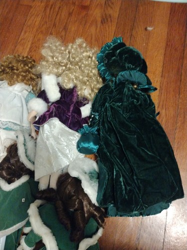 Vintage Porzellan Puppen 5 Stück - Sammlerpuppen mit Outfits & Zubehör - Bild 6 von 9