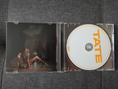 2025 TATE MCRAE SO CLOSE TO WHAT CD AUTOGRAPHED ONLINE EXCLUSIVE