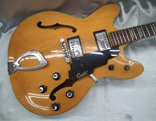 Guitarra Eléctrica Semi Hueca Guild Starfire IV Cuerpo de Arce Cuello Encuadernación Peeling