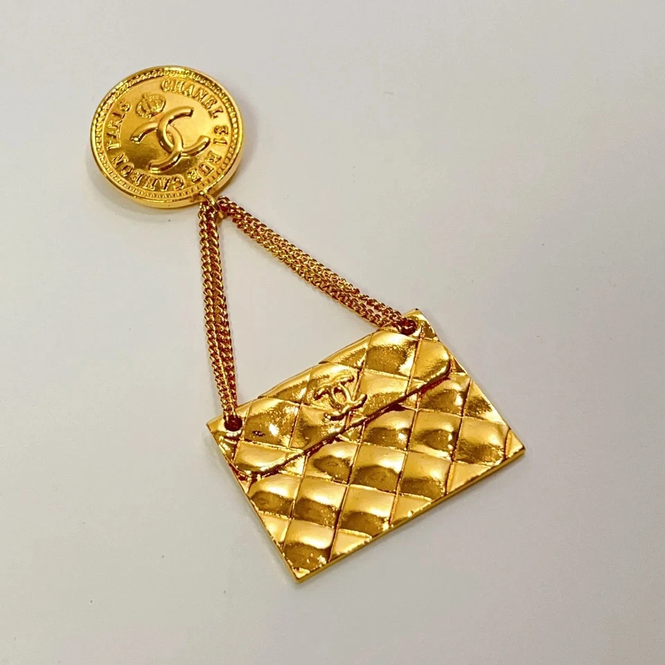 Broche Bolso Chanel Coco Mark Matelasse Dorado Vintage GP Accesorio Buen Estado Foto 2 de 4