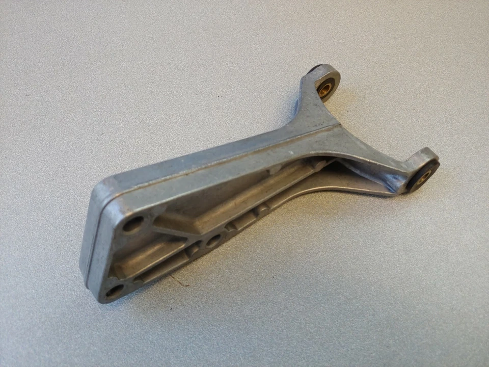 EXCELLENT USED ORIGINAL PORSCHE 911 S SC ALUMINUM AIR PUMP MOUNTING BRACKET - Image 3 of 4