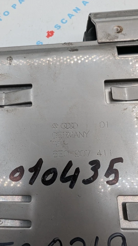 Audi A4 2005 8E0907411 ECU usado Foto 3 de 3