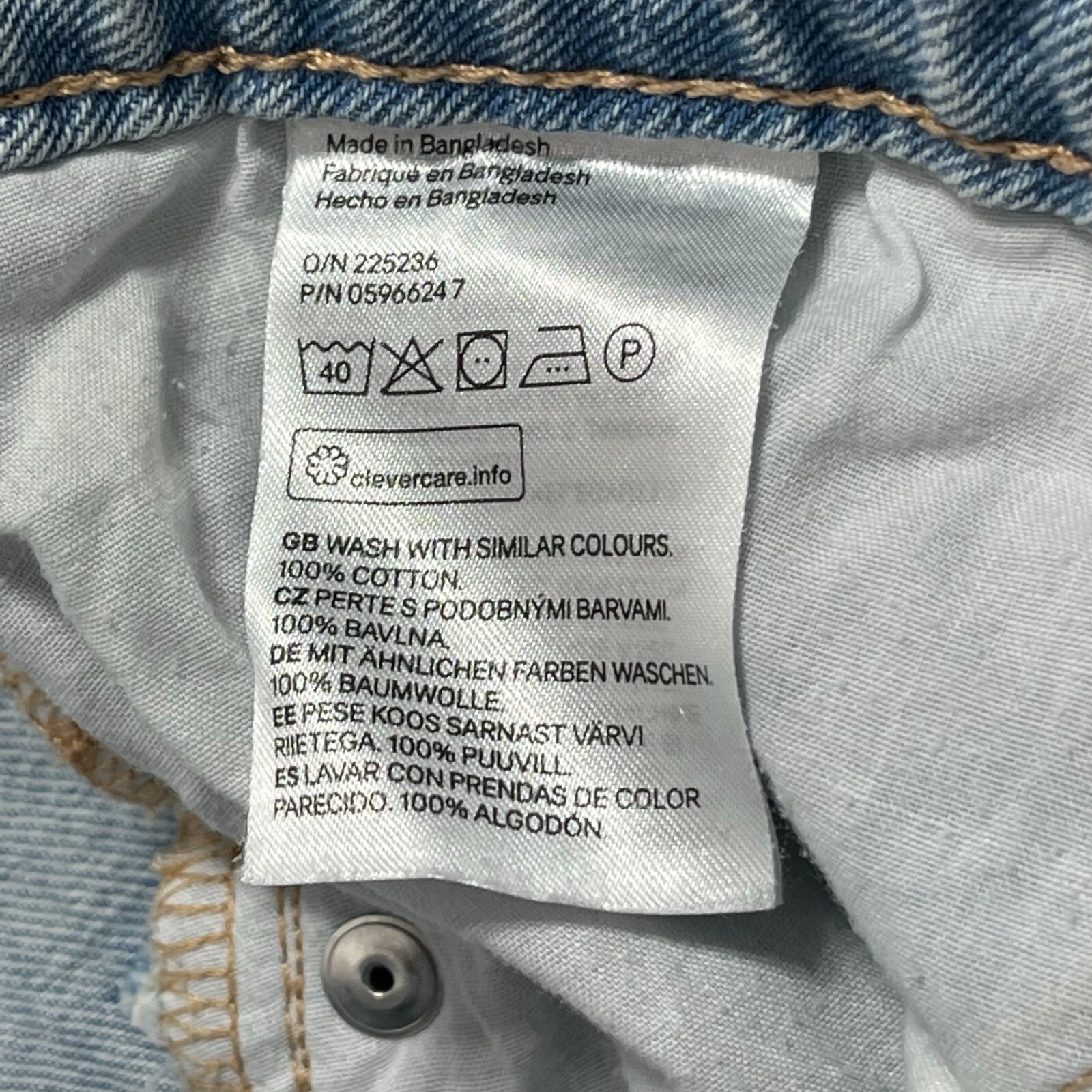 Divided H&M Jeans Women's 8 Blue Demin Mid Rise Patch Straight Leg 5-Pocket thumbnail 22